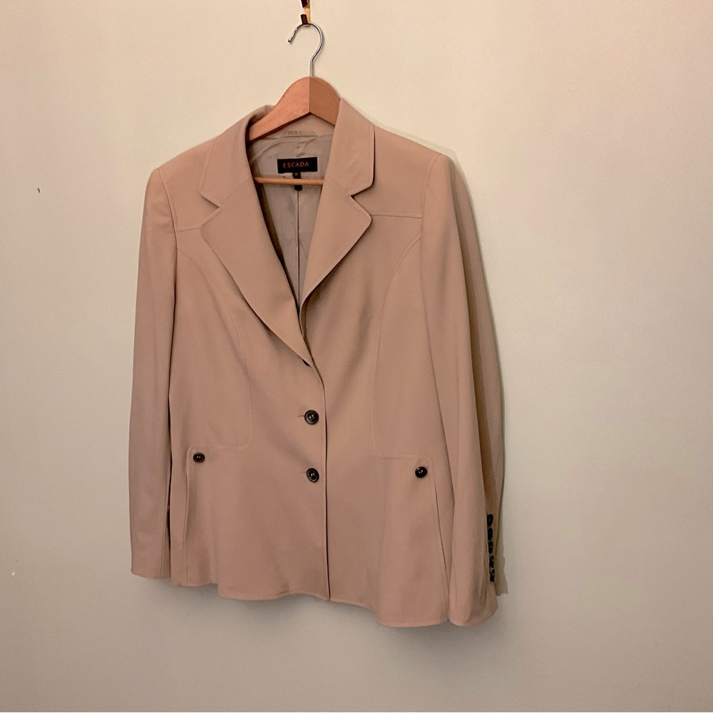 Escada jacket for women size 46, length 27 inches, sleeves 25 1/2 inches,
